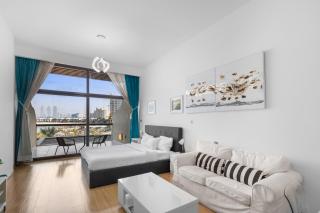 Bright Beachfront Studio with Breathtaking Views - 8