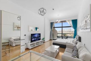 Bright Beachfront Studio with Breathtaking Views - 6