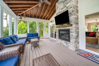 Private Beach, Hot Tub, Basketball Court, Fire Pit, Screened Porch & SO Much More! - 7