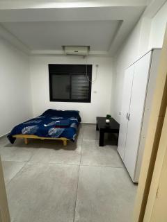 Charming 3BR with Own Entrance - Haifa - 4