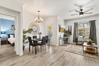 Family Fun ASU Football Stay , 2BR, Pool & Spa- 1001 - 2