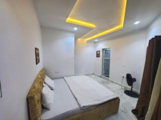 Capacious 5-BR HOME With 24hrs Pwr And Unlimited Internet - 8
