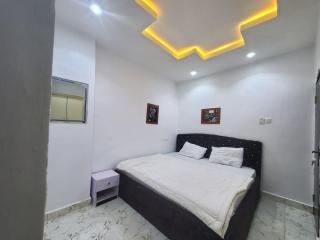 Capacious 5-BR HOME With 24hrs Pwr And Unlimited Internet - Agege - 3
