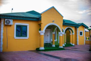 Capacious 5-BR HOME With 24hrs Pwr And Unlimited Internet - 2