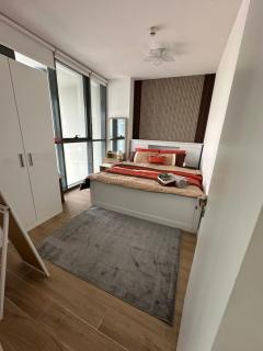 Luxury Canal View Apartment Near Yas Island DABAS1 - 2