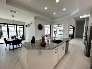 Villa Alhambra Lake - Cape Coral - 1