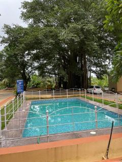 anu's studio apartment vth pool ac wifi lift close to candolim beach - Candolim - 5
