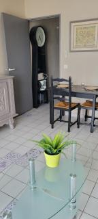 T1 parking et wifi proche centre et station tram - 1