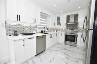 Luxury Sweet Home Away From Home & Free Parking - Brampton - 1