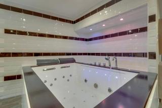 La Suite Confidentielle - Balneo - Sauna - Hypercentre - AC - Cannes - 8