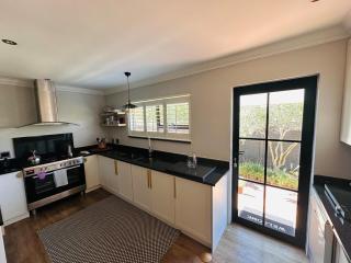 Lelani Self Catering Cape Town - Oakdale - 7