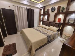 Diamond Mall, Gulberg Green Islamabad - Islamabad - 4