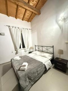 Three Bedroom Apartment In City Center - Florence - 9