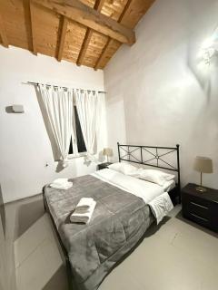 Three Bedroom Apartment In City Center - Florence - 7