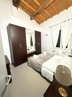 Three Bedroom Apartment In City Center - Florence - 5