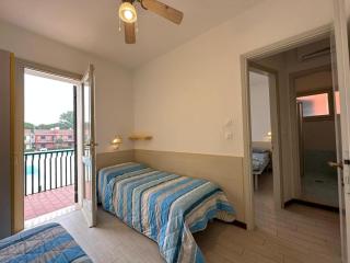 Tastefully furnished flat with pool and playground - 8