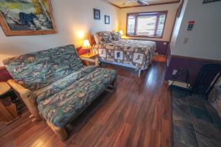 Sunnyside Knoll- 1 studio - 9