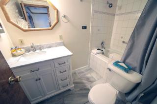 Sunnyside Knoll- 1 studio - 5