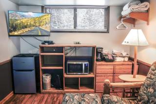 Sunnyside Knoll- 1 studio - 6