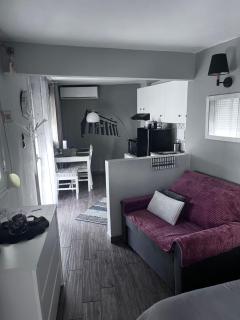 Cozy studio apartment in the heart of Athens - 0