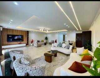 شقة فندقية vip للإيجار علي النيل كورنيش المعادى ڤيو الأهرامات - Cairo - 6