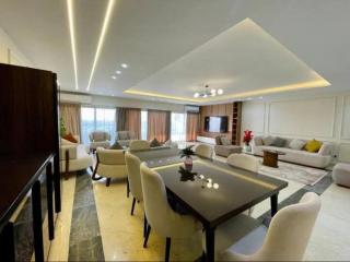 شقة فندقية vip للإيجار علي النيل كورنيش المعادى ڤيو الأهرامات - Cairo - 4