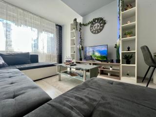 GreatForestSportAndSpaUniversityFlat - 9