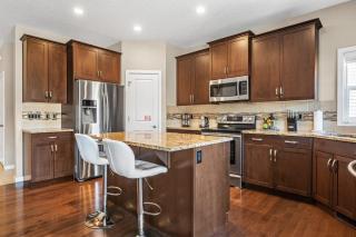 The Trenta - 4BD 3BA 2 Kitchen Stunner - 4