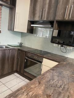 Cozy two bedroom apartment with Study - Sandton - 3