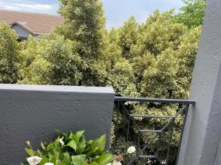 Cozy two bedroom apartment with Study - Sandton - 1