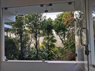 WHITE VIVID Homestay - Pīrmed - 8