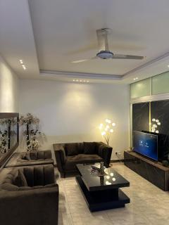 Noir & Gold 1BHK Apt - Islamabad - 6