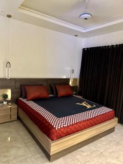 Noir & Gold 1BHK Apt - Islamabad - 9