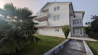 Stylish Apartment with Pool access - - 0