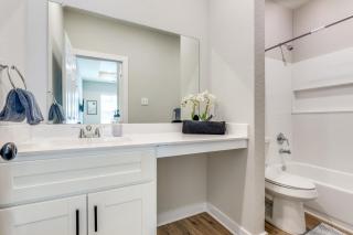 Posh royalty living in a gated new neighborhood! - 4