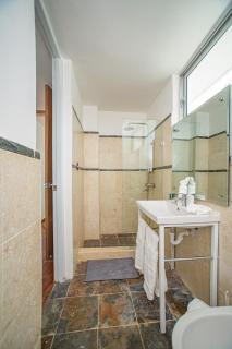 5 mins from beach, Hilltop villa with pool - La Pared - 4