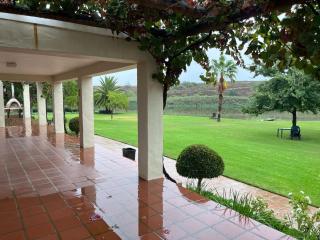 Family Getaway on Wine Estate - 4