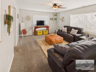 Main St New with AC Monthly stays Charming Cottage KING BED - Philomath - 4