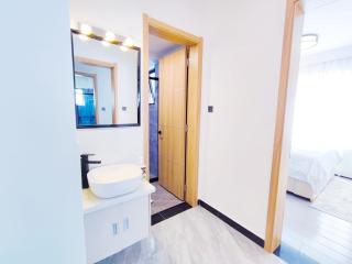 classy tastefully furnished executive two bedroom apartment with fully equipped gym ample parking space heated swimming pool children playing ground and amazing scenic views - Nairobi - 7