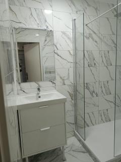 Bagnol Cosy- 3 personnes - 30 minutes Avignon - Bagnols-sur-Cèze - 3