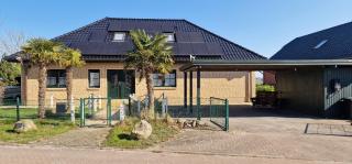 Großes Ferienhaus in traumhafter Lage mit Seeblick - Erholung garantiert - Ummanz - 0