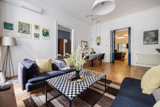Bright & Grand with 4 bedrooms by New York Cafe - Budapest - 1