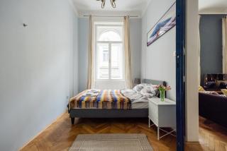Bright & Grand with 4 bedrooms by New York Cafe - Budapest - 6