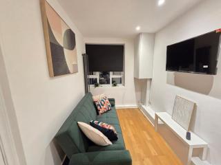 Stylish flat 10 mins from train, near Emirates & Camden - Londra - 0