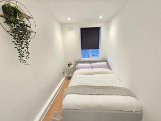 Stylish flat 10 mins from train, near Emirates & Camden - Londra - 7