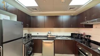 Spacious 2BR Poolside Relaxation in Al Reem - Abu Dhabi - 3