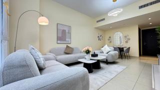 Spacious 2BR Poolside Relaxation in Al Reem - Abu Dhabi - 0