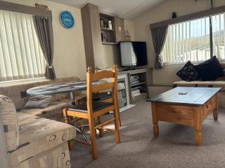 Ocean Breeze Hideaway 2 Bed Pet Friendly Static Caravan In Clarach Bay - 1