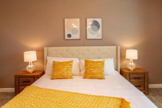 Comfortable beds - Fully equipped Kitchen Pool Spa - 1