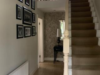Large detached 3 bedroom house - - 4